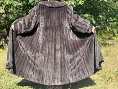 Pelzmantel Pelz Nerzmantel Nerz Pelliccisa die Visone Mink Coat Fur Black Cross - Bild 1 von 4