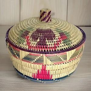 Vtg African/Ethiopia Colorful Hand Woven Grass Basket with Lid 7-3/8" Wide - Picture 1 of 15