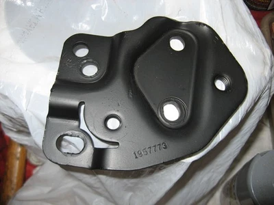 HURST SHIFTER MOUNTING PLATE # 1957773  MUNCIE 4 SPEED - Image 1 of 3