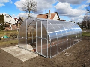 Gewächshaus KLASIKA TUBE 3x8m mit fundamenten und 4mm Polycarbonat - Bild 1 von 23