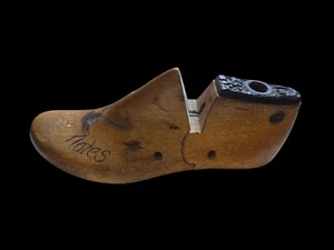 Left Antique Cobbler Shoe With Painting. - Picture 1 of 6