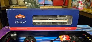 Bachmann 32-815 ‘OO’ Class 47/4 47834 BR InterCity Swallow Livery *DCC Sound* - Picture 1 of 1
