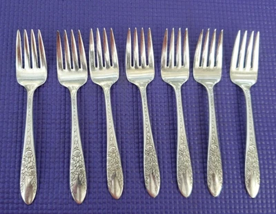 7-TENEDORES DE ENSALADA DE ROSAS Y HOJAS PLACA DE PLATA NACIONAL 6" Foto 1 de 4