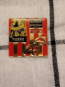 GLASGOW TIGERS  SPEEDWAY BADGE IN  GOLD  - Picture 1 of 2