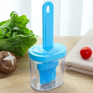 1Pc Portable Silicone Oil Bottle with Brush Grill Oil Brush Kitchen Baking Tool↔ - Picture 1 of 18