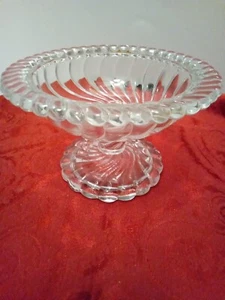 Vtg FOSTORIA SWIRLING  footed COMPOTE/CANDY DISH EUC - Picture 1 of 4