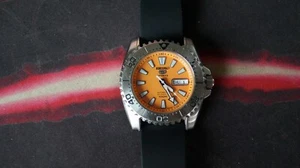 Seiko 5 Sports Naranja 7S36-03N0 SNZG49 día/fecha @3 caja de goma automática 45 mm Reino Unido - Imagen 1 de 13