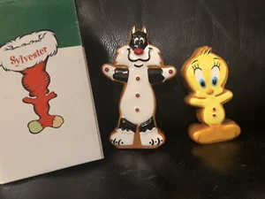 Sylvester & Tweety Ginger Bread Salt & Pepper Shakers Warner Brothers 1997 - Picture 1 of 3