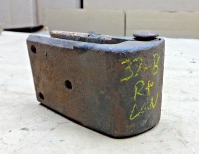 1937 1938 Chevy RIGHT LOWER DOOR HINGE Original GM Front - Image 1 of 4