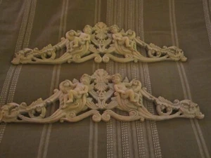 Juego de 2 placas de pared de querubín de resina verde salvia cremosa para puerta 16" x 5" - Imagen 1 de 12
