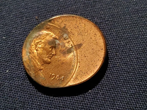 1984 LINCOLN  MEMORIAL CENT  / PENNY  MAJOR MINT ERROR STRUCK OFF CENTER Cover