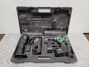 Hitachi DS18DVF3 1/2″ 18V Cordless Drill Flashlight Combo Kit - Picture 1 of 12