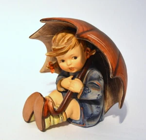 Goebel Hummel Porzellanfigur 152/0B Mädchen unterm Schirm  2.Wahl - Picture 1 of 7