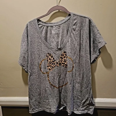 Camiseta gris con estampado de guepardo de Minnie Mouse de Disney para mujer talla XL Foto 1 de 4
