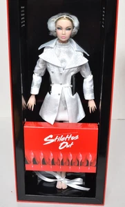 POPPY PARKER SWISS MAL COMPORTAMIENTO 2024 STILETTOS OUT MUÑECA REAL (ED) - Imagen 1 de 4