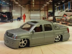 2002- 2013 Cadillac ESCALADE EXT Luxury Pick-up 1/64 Scale Limited Edition L14 - Picture 1 of 4