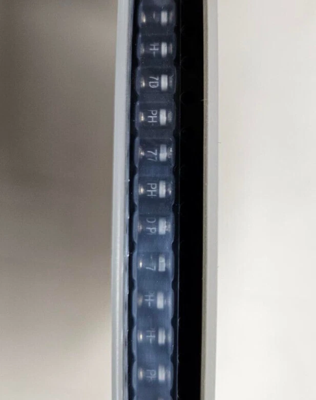 比亚迪77D 二极管 200 伏 850 毫安 Avalanch MELF,Phillips Semiconductor 数量 25 件 — 第 1/1 张图片