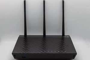 ASUS WiFi Router (RT-AC66U B1) Dual-Band AC1750 Gigabit 802.11ac WiFi Router - Picture 1 of 6