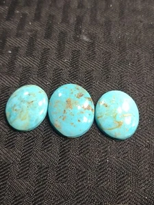 34ct. 3 Cabochons türkis wunderschön blau mit goldenem Gurtband Cannonea Mine - Bild 1 von 6