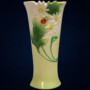Jarrón esculpido vintage de porcelana Ladybug estilo Franz dama insecto girasol - Imagen 1 de 14