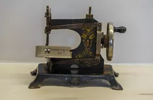 Antique German Sewing Machine Child’s Hand Crank Toy Black 1930's - Picture 1 of 14