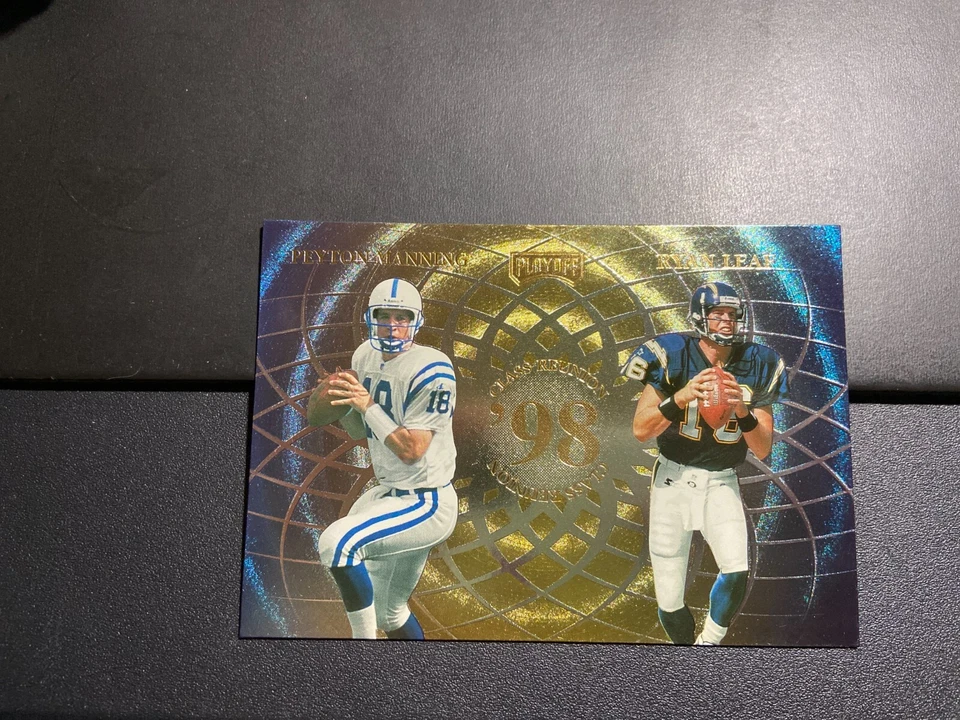 1998 Playoff Momentum Class Reunion Jumbo #16 Peyton Manning Randy Moss Leaf - Image 1 of 2