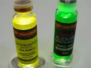 Sasquatch, Area 51 Alien DNA Combo Halloween Prop Cosplay Real Medical Vials - Picture 1 of 6