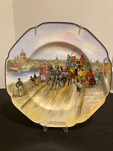 CROWN DUCAL WARE DAVID COPPERFIELD'S FIRST SIGHT OF LONDON DINNER PLATE 10.5" - Picture 1 of 9
