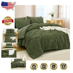 Elegant Olive Green Geometric Tufted Comforter Set - 7 Pieces for Cal King Bed - Picture 1 of 9