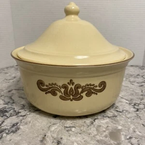 Pfaltzgraff Village Covered Casserole Dish 2 Qt #315 Lid #318 Baking Has Chip - Picture 1 of 14