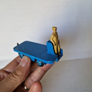 DINKY GB original et ancien 14 A B.E.V. TRUCK  ref 400 très bon état - Picture 1 of 14