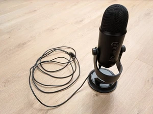 Blue Yeti USB Streaming / Podcast / Gaming Stereo Microphone – Black - Picture 1 of 11