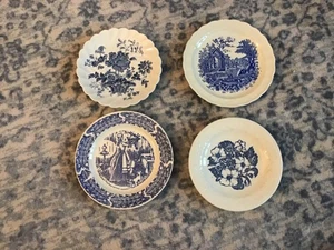 Coordinated Blue and Ivory 5 1/2" x 6 1/4" Plates - Picture 1 of 2