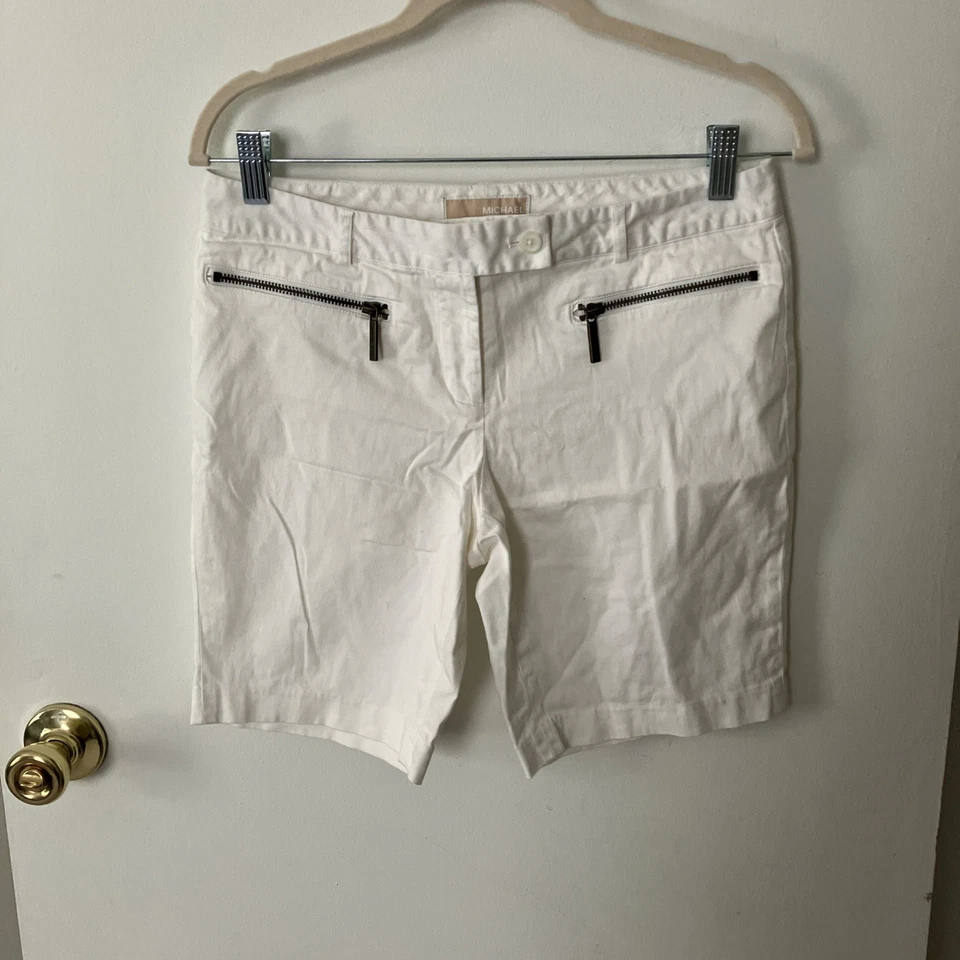 Bermuda City Michael Kors feminina branca cintura baixa bolsos zíper tamanho 4 - Imagem 1 de 4