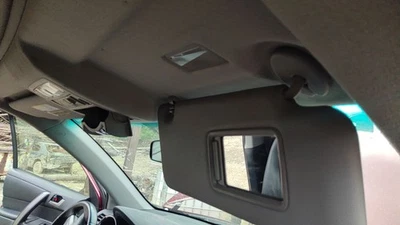 Toyota Highlander 08 parasol iluminación gris rojo Foto 1 de 2