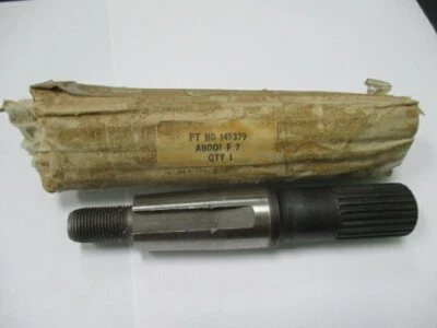 Triumph TR4A, TR250, TR6 differential right inner axle shaft NOS 149379 Leyland - Image 1 of 4