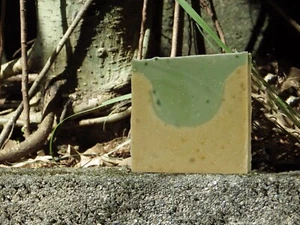 YELLEEN - Yellow Brazilian Clay with Marine Mud Green Clay Handmade Soap | 100 g - Picture 1 of 2