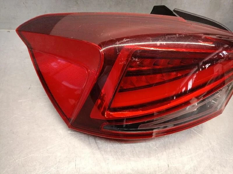 6F0945207H feu arrière gauche pour SEAT IBIZA V (KJ1 KJG) 1.0 TSI 2017 5486408 - Photo 1/4