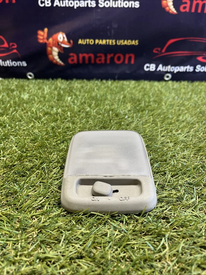 Luz domo trasera gris Nissan Sentra Xterra Titan 95-2012 26410ZD003 OEM Foto 1 de 4