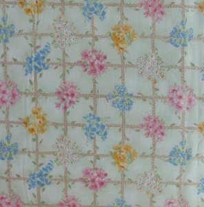 3/4 yd FLORAL FANCY Red Rooster Fabrics #11595 Pretty Trellis Quilting Fabric - Picture 1 of 3