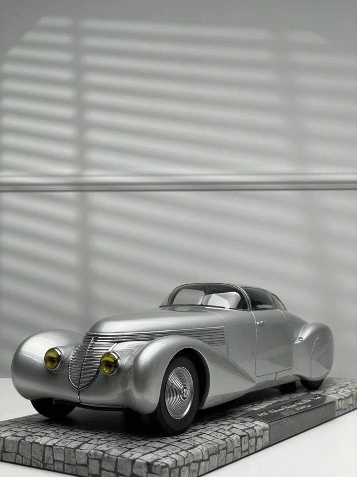 1938 - Dubonnet Hispano-Suiza H6C 'Xenia' (Silver) [MINICHAMPS] 1:18 scale - Image 1 of 4