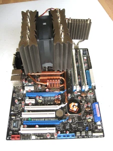 Mainboard ASUS Striker Extreme LGA 775 ,+Kühler,Speicher,Prozessor Core2 Duo - Bild 1 von 19