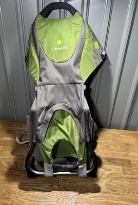 Mochila portamochilas LittleLife Adventurer - apenas usada - incluye funda - en muy buena condición Foto 1 de 4