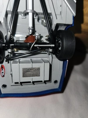 Jeff Gordon Dupont 1/24 Elite Action 2004 Brickyard 400 versión de carreras #0002 Foto 1 de 4