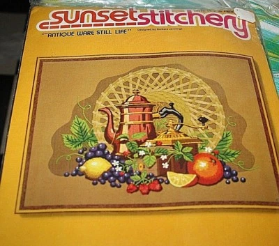 New Country Stitchery Kit MCM Antiques Teapot Apples Wool Yarn 14" x 18"   -P -9 - Image 1 of 4