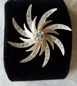 SARAH COVENTRY EVENING COMET RHINESTONE PIN BROOCH - Picture 1 of 4