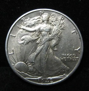 1942-D WALKING LIBERTY HALF DOLLAR - LOOKS AU  - FREE SHIPPING - Picture 1 of 2
