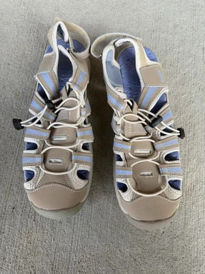 KHOMBU Sz 8.5M Bay Aqua Trac Leather Sport Water Sandals Bungee Mesh Tan & Blue - Image 1 of 4