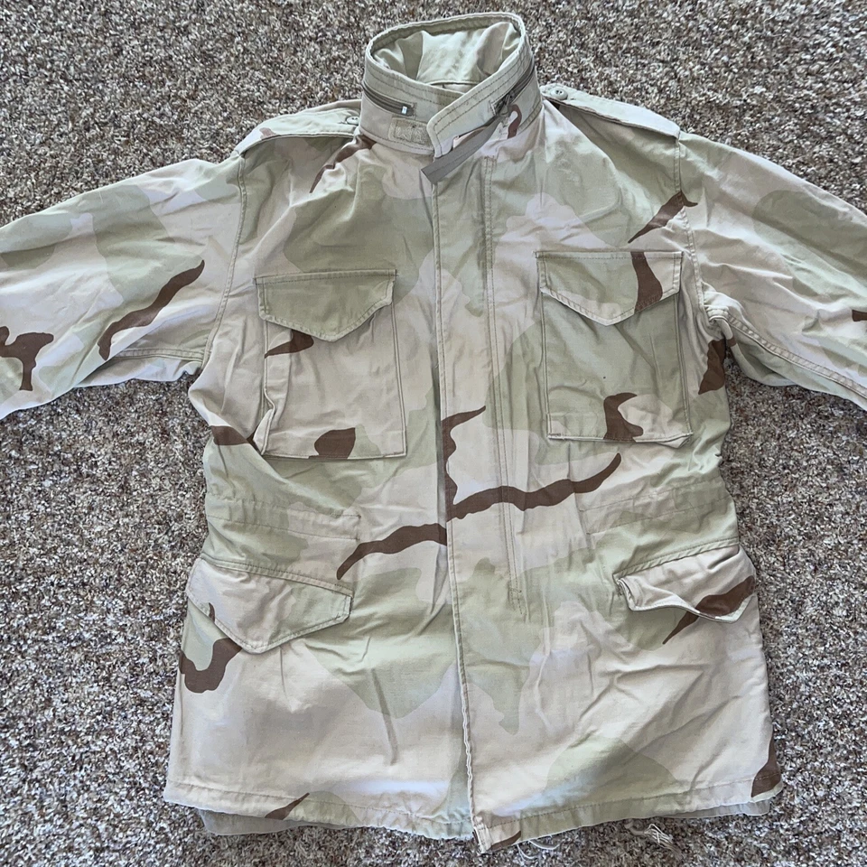 Vintage US Military Issue Field Cold Weather Desert Jacket Size Medium Long Mens - Image 1 of 4