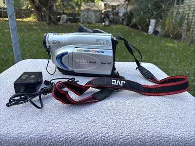 JVC GR-SXM260U Compact VHS-C Super VHS Camcorder – Tested, Needs New Battery - Image 1 of 4